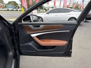 Audi A6 2024 AWD quattro Premium Plus 55 TFSI 4dr Sedán