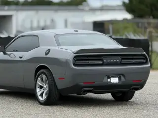 Dodge Challenger 2018 SXT 2dr Coupe