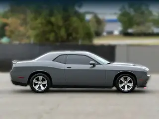 Dodge Challenger 2018 SXT 2dr Coupe