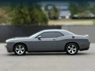 Dodge Challenger 2018 SXT 2dr Coupe