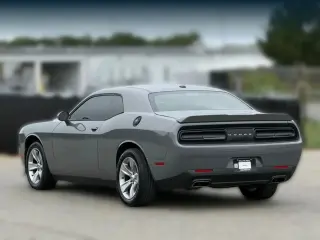 Dodge Challenger 2018 SXT 2dr Coupe