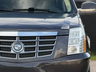 Cadillac Escalade 2010 AWD 4dr SUV