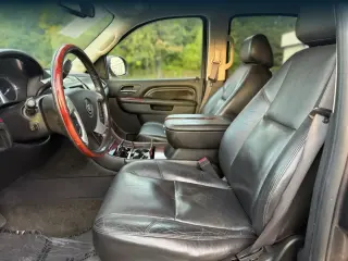 Cadillac Escalade 2010 AWD 4dr SUV
