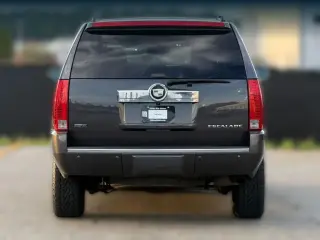 Cadillac Escalade 2010 AWD 4dr SUV