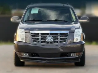 Cadillac Escalade 2010 AWD 4dr SUV