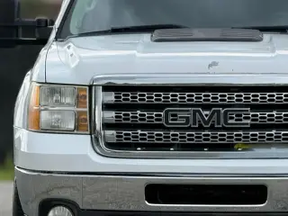 GMC Sierra 2500HD 2013 4x4 SLE 4dr Crew Cab SB
