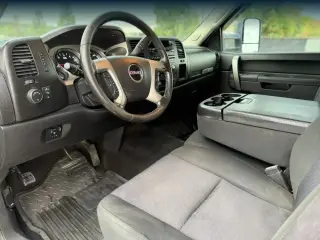 GMC Sierra 2500HD 2013 4x4 SLE 4dr Crew Cab SB