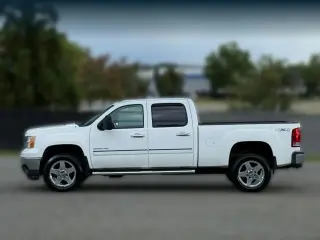 GMC Sierra 2500HD 2013 4x4 SLE 4dr Crew Cab SB