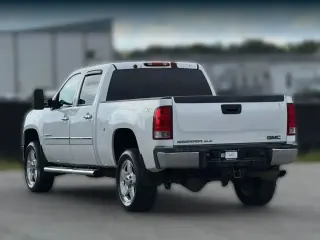 GMC Sierra 2500HD 2013 4x4 SLE 4dr Crew Cab SB