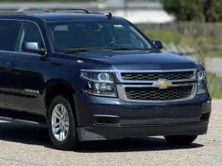 Chevrolet Suburban 2019 4x2 LT SUV de 4 puertas