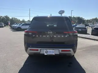 Nissan Pathfinder 2025 SL 4dr SUV