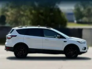 Ford Escape 2017 AWD Titanium 4dr SUV