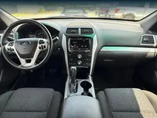 Ford Explorer 2015 AWD XLT 4dr SUV