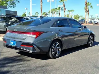Hyundai ELANTRA Híbrido 2026 Limited 4dr Sedán