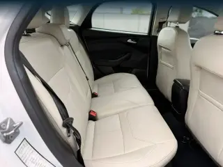 Ford Focus 2017 Titanium 4dr Hatchback
