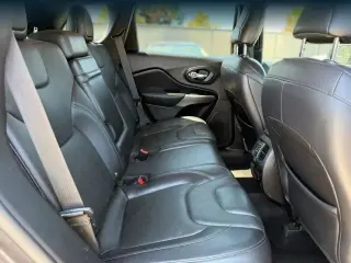 Jeep Cherokee 2019 4x4 High Altitude 4dr SUV