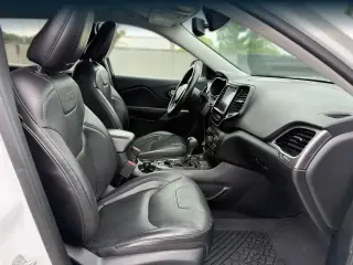 Jeep Cherokee 2019 4x4 High Altitude 4dr SUV