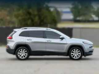 Jeep Cherokee 2017 Limited 4dr SUV