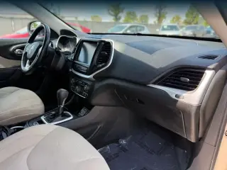 Jeep Cherokee 2015 Latitude 4dr SUV