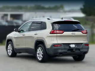 Jeep Cherokee 2015 Latitude 4dr SUV