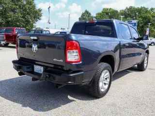 Ram 1500 2019 4x4 Big Horn 4dr Crew Cab 5.6 ft. SB Pickup