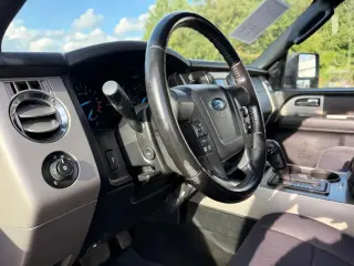 Ford Expedition 2015 4x4 XLT 4dr SUV
