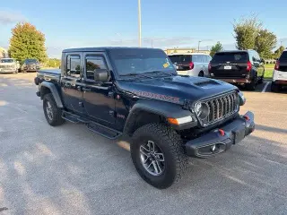 Jeep Gladiator 2025 4x4 Mojave 4 puertas Cabina de tripulación 5.0 pies. SB