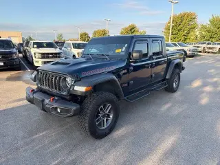 Jeep Gladiator 2025 4x4 Mojave 4 puertas Cabina de tripulación 5.0 pies. SB