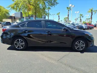 Kia Forte 2023 LXS 4dr Sedán
