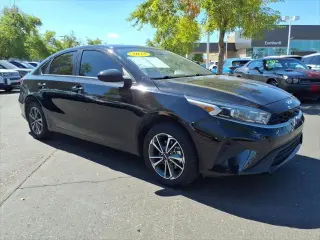 Kia Forte 2023 LXS 4dr Sedán
