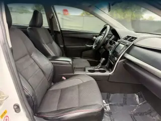 Toyota Camry 2017 SE 4dr Sedán
