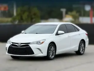 Toyota Camry 2017 SE 4dr Sedán