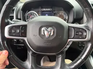 Ram 1500 2019 4x4 Big Horn 4dr Crew Cab 5.6 ft. SB Pickup