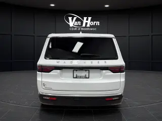 2023 Jeep Wagoneer