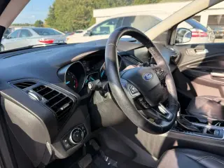 Ford Escape 2017 AWD Titanium SUV 4 puertas