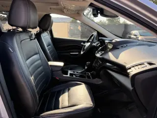 Ford Escape 2017 AWD Titanium SUV 4 puertas