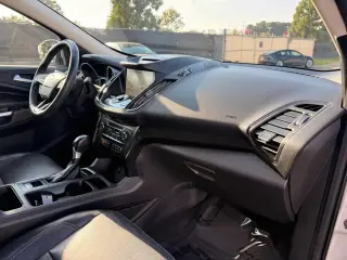 Ford Escape 2017 AWD Titanium SUV 4 puertas
