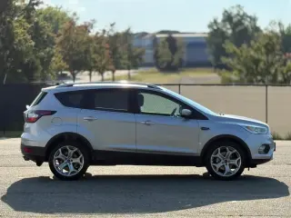 Ford Escape 2017 AWD Titanium SUV 4 puertas