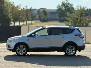 Ford Escape 2017 AWD Titanium SUV 4 puertas