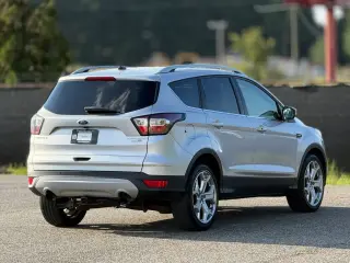 Ford Escape 2017 AWD Titanium SUV 4 puertas