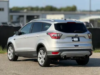 Ford Escape 2017 AWD Titanium SUV 4 puertas