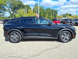 Ford Mustang Mach-E 2023 AWD Select 4dr SUV