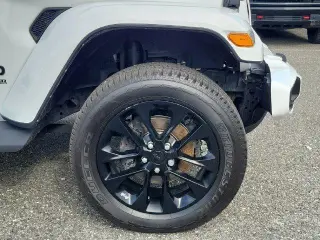 Jeep Wrangler Unlimited 2022 4x4 High Altitude 4dr SUV