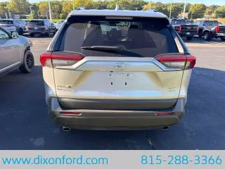 Toyota RAV4 2024 AWD XLE Premium 4p SUV