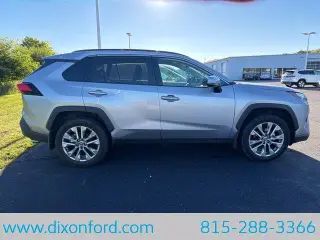 Toyota RAV4 2024 AWD XLE Premium 4p SUV