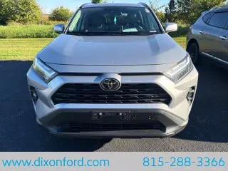 Toyota RAV4 2024 AWD XLE Premium 4p SUV