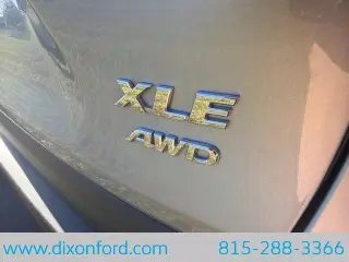 Toyota RAV4 2024 AWD XLE Premium 4p SUV