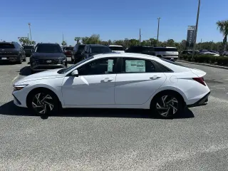 Hyundai ELANTRA 2025 Limited 4dr Sedán