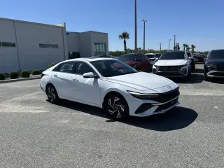 Hyundai ELANTRA 2025 Limited 4dr Sedán