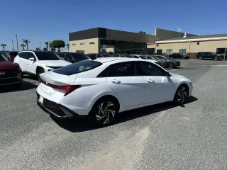 Hyundai ELANTRA 2025 Limited 4dr Sedán